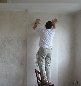 Facile et rapide à poser, la toile de verre existe dans de nombreux motifs et peut être repeintes maintes et maintes fois