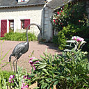 La cour intérieure est très fleurie