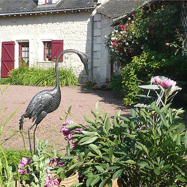 La cour intérieure est très fleurie