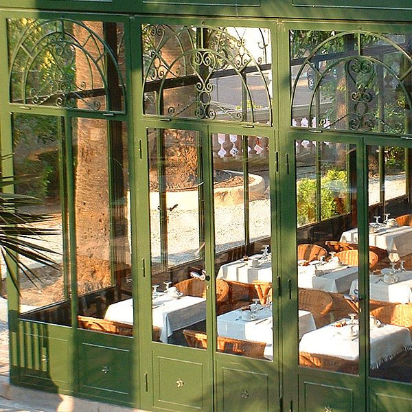 Le restaurant, tout de verre vêtu