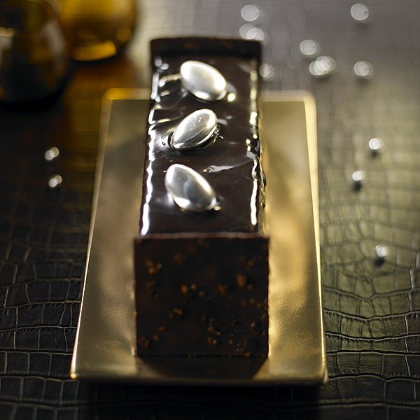 La mythique buche de Noël à la mode de Bretagne dans son habit de chocolat