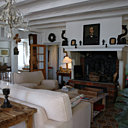 Vous êtes au salon de la Maison Mézos Vous êtes au salon de la Maison Mézos