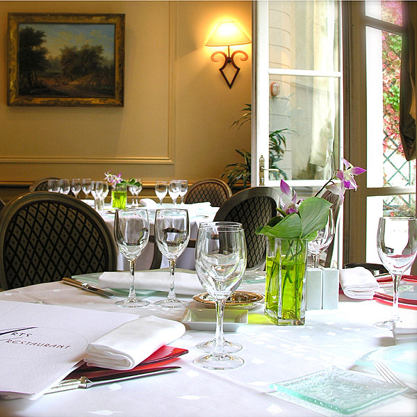 Mais il est possible de déjeuner à l'intérieur...