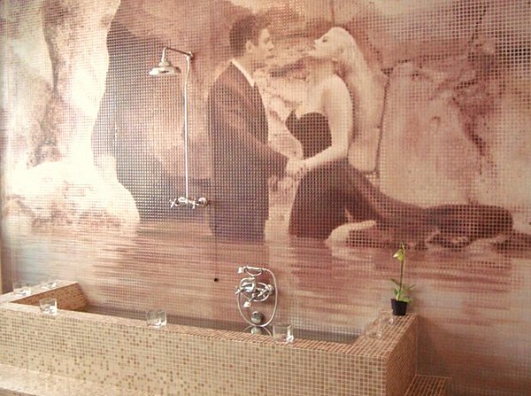 Numérisée, une scène mythique de la Dolce Vita entre dans votre salle de bains