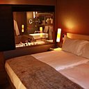 Lit King Size et excellent confort déjà pour les chambres standards