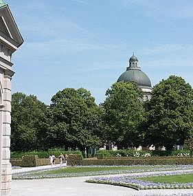 Münich regorge de très beaux parcs et jardins comme ici le Jardin Anglais