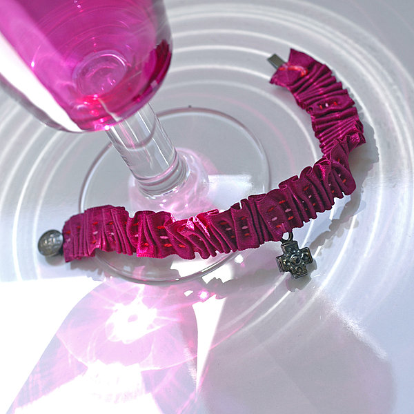 Bracelet en fils froncés sur ruban