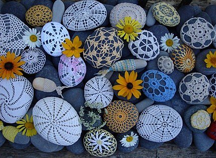 Les galets et les fleurs