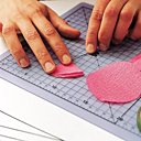 Découper, plier et façonner vos fleurs