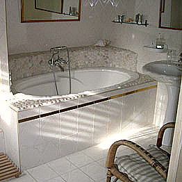 Les salles de bains permettent de se relaxer après une promenade en bord de mer