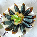 Assiette de plusieurs oeufs de cent ans