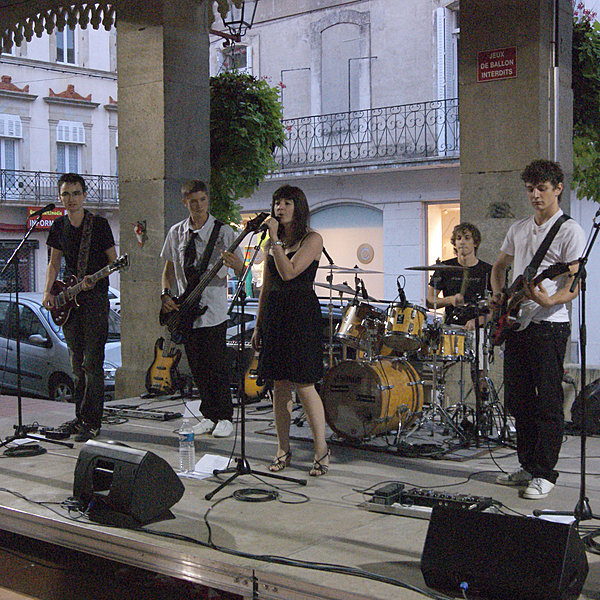 Le groupe Rabbit's Paradise reprenait les grands classiques du rock, de Muse à ACDC en passant par SOAD