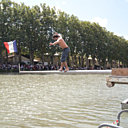 Ce courageux Normand ne sait pas encore qu'il va boire la tasse