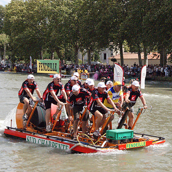 L'équipe de Fendeille, très sérieuse... ou pas