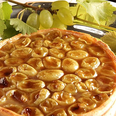 Simple et savoureuse, rustique et raffinée, Marc Meneau transforme le raisin en une délicieuse tarte Simple et savoureuse, rustique et raffinée, Marc Meneau transforme le raisin en une délicieuse tarte
