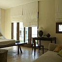 Les maisons face à l’océan ont été restaurées avec détermination, et dotées de chambres spacieuses et de luxueuses salles de bains. Sur les lits Boutis Tendance Khmère