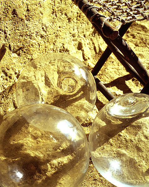 Pour les petites soirées d’été prolongées après la tombée de la nuit, photophores AM – PM  avec bougies chauffe-plat Bougies La Française