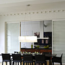 Des couleurs douces et contrastées animent cet univers immaculé