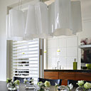 Conçue comme un outil de travail, cette cuisine ouverte fait office de point de rencontre pour les amis et la famille