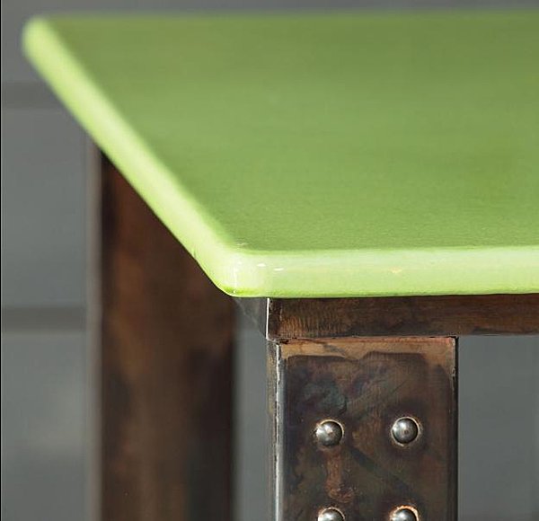 Le même avec un plateau en lave émaillée vert d'eau; mon coeur balance