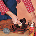 Décrassage d'un meuble ciré