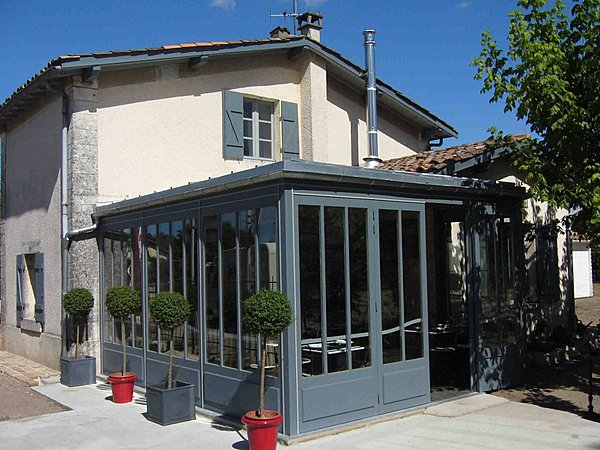 La petite gare a été entièrement retapée