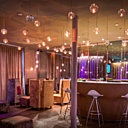 Le lobby de l'hôtel Seven