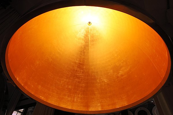 Cloches lumineuses revêtues à l'or fin