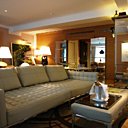 Les profonds canapés de cuir pour s'évader