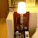 Des chaises chevet ont été créées spécifiquement pour l'hôtel