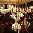 Les anciens lustres, seuls vestiges du passé