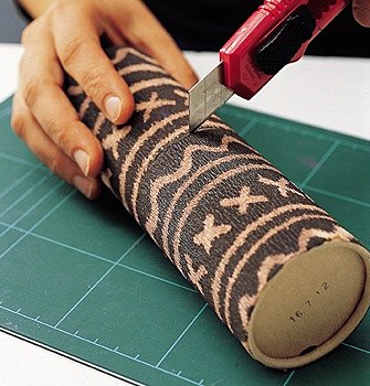 Fendre le papier collé