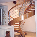 Rénover un escalier en bois est plus simple que pour un escalier en pierres, par exemple