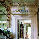 Resplendissante entrée néo gothique à Chester Square