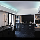 La cuisine laboratoire des années 60 remise au goût du jour. Robinets cuisine Delabie