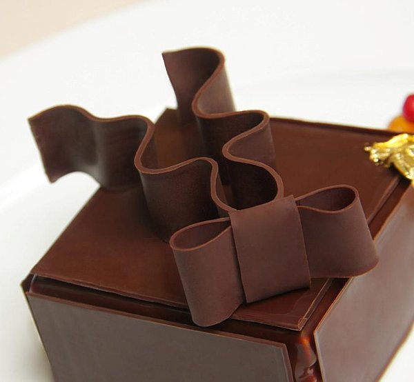Eélgant et féminin, le Noeud d'amour au chocolat: tout un programme !
