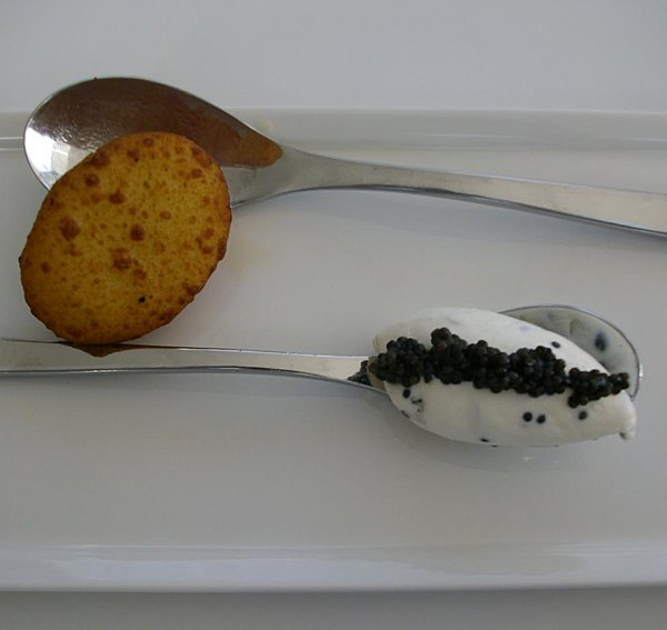 Galet de pomme de terre au caviar d'Aquitaine 2
