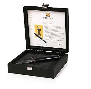 Couteau à huîtres L'Émile dans son coffret chez Prunier