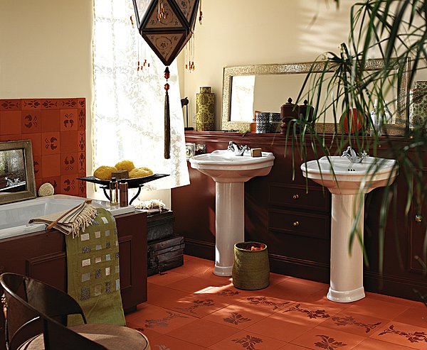 Charme rétro pour ces lavabos de 60 cm sur colonne. L 60 x 46 x H 82,5 cm. Jaïpur. Allia.