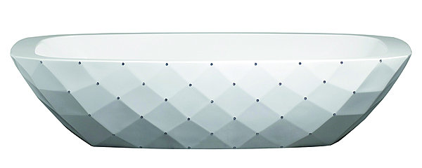 Le luxe ultime, cette baignoire à deux places (215 x 102 cm) en matériau de synthèse est sertie de 104 perles Swarovski Crystal posées à la main de manière géométrique. Diamond. Aquamass.