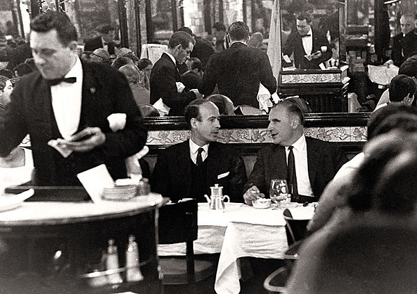 Valéry Giscard d'Estaing et Georges Pompidou hésienten: hareng ou haddock?