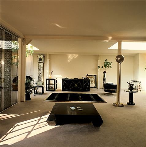 Spécialiste des espaces libres, Andrée Putman joue avec les structures et les volumes