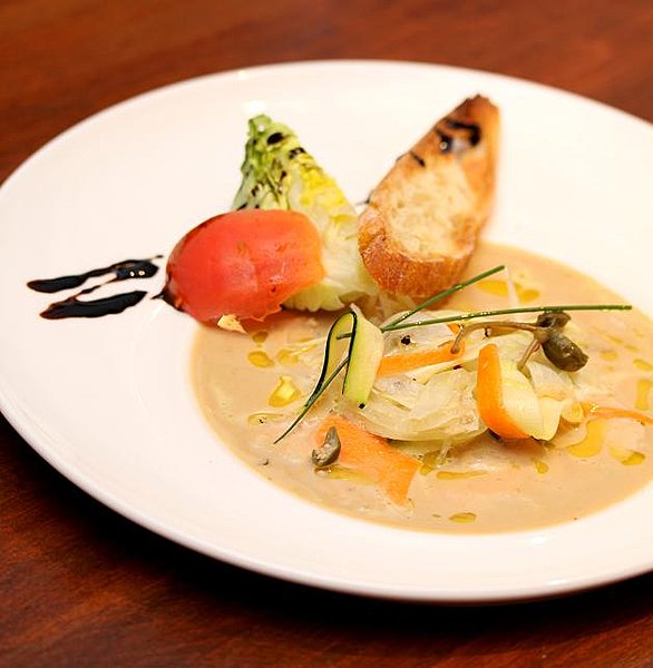 La pomponette, jolie et tendre feuille de chou farcie de crabe