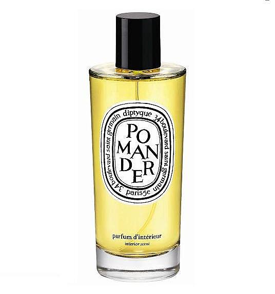Spray Pomander de chez Diptyque, orange, cannelle, girofle..