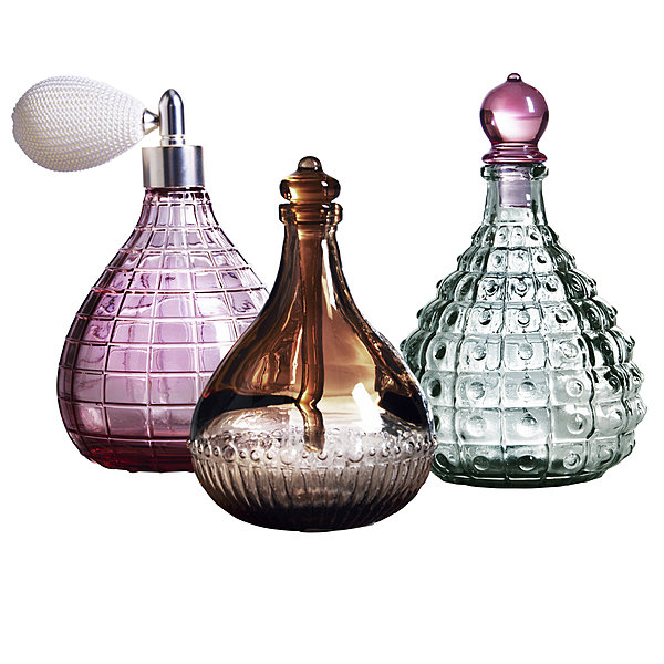 Ultraféminin, ce lot de trois bouteilles en verre. 9,99 €. Ybngaren. Ikéa.