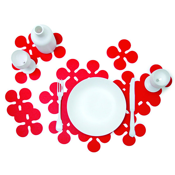 Effet graphique garanti avec ce set de table en polypropylène 100% recyclable. Existe en trois tailles et deux coloris. Il passe même à la machine. 9,90 €. Orchid. Lapadd.