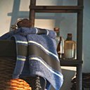 Et pourquoi ne pas offrir une parure de linge de toilette 100% coton bio, certifié GOTS. Le drap de bain 100 x 150 cm : 40 €. Vital. Blanc des Vosges.