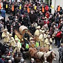 Cortège, messe et offrande du vin jaune pour les Ambassadeurs des Vins Jaunes