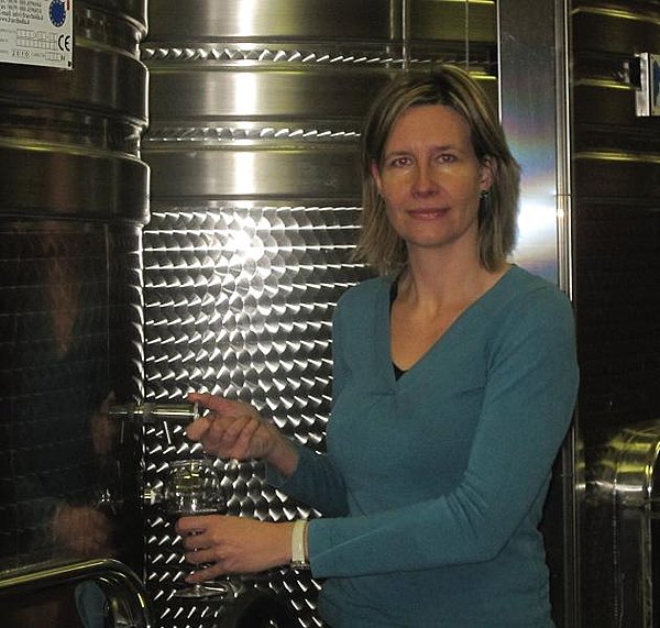 Céline Fialon à l'heure de la dégustation