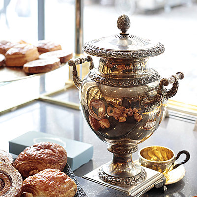 Les élégants samovars de thés parfumés Les élégants samovars de thés parfumés